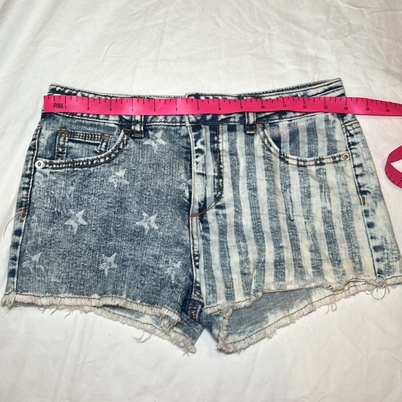 NWOT Mossimo High-Rise Faded Denim Stars & Stripes Shorts Size 5 - Picture 8 of 9